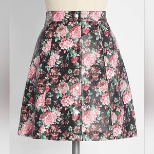 ModCloth Rock n' Rose Vegan mini skirt sz 0 with 17" total length,  like new